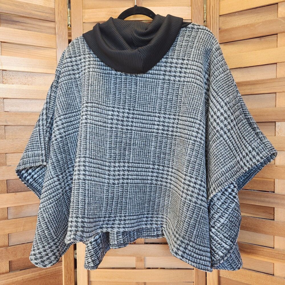 Poncho Cap Sweater Houndstooth Soft Turtleneck Women M Black Gray Wool Blend